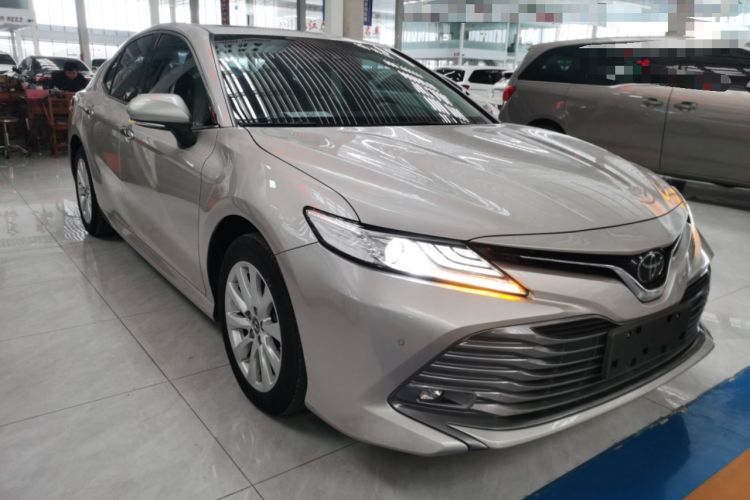 Used Toyota Camry 2019 Revised Version 2.0G Luxury Edition Exterior 2