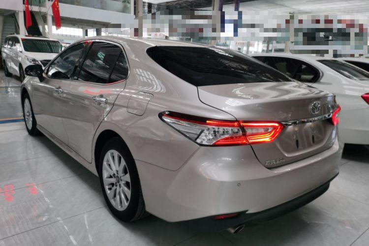 Used Toyota Camry 2019 Revised Version 2.0G Luxury Edition Exterior 3