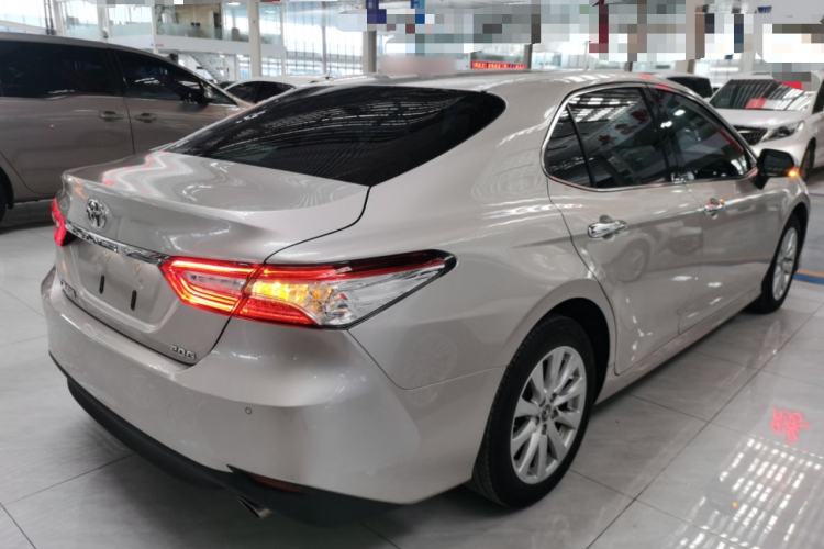 Used Toyota Camry 2019 Revised Version 2.0G Luxury Edition Exterior 5