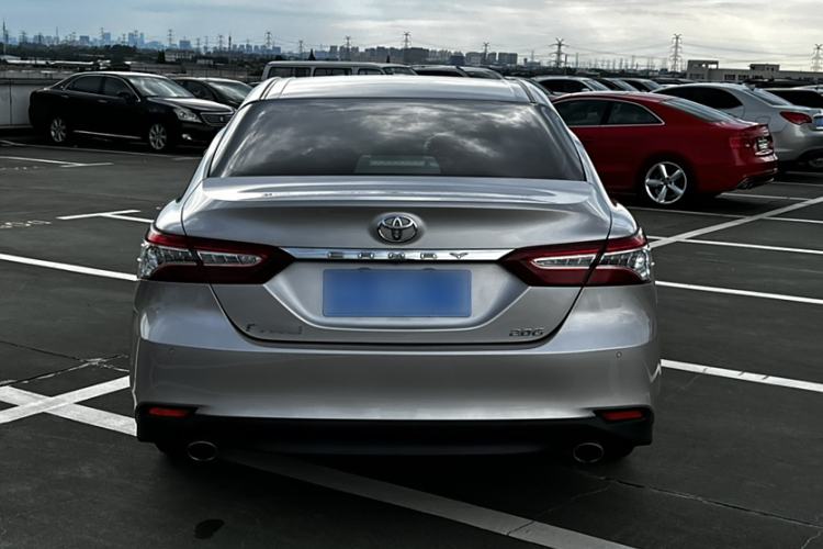 Used Toyota Camry 2019 Revised Version 2.0G Luxury Edition Exterior 6