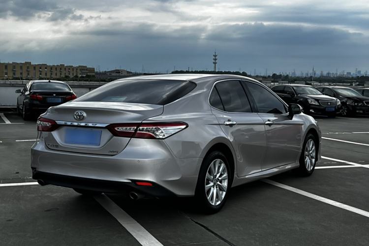 Used Toyota Camry 2019 Revised Version 2.0G Luxury Edition Exterior 7