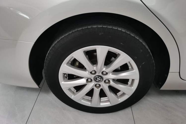 Used Toyota Camry 2019 Revised Version 2.0G Luxury Edition Exterior 8