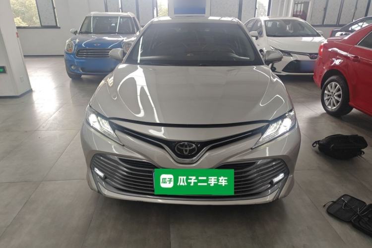 Used Toyota Camry 2019 Revised Version 2.0G Luxury Edition Front