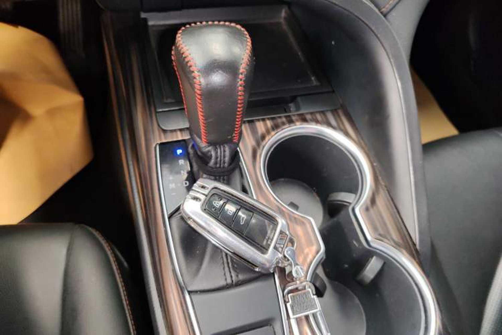 Used Toyota Camry 2019 2.0G Luxury Edition China VI Standard Gear Lever