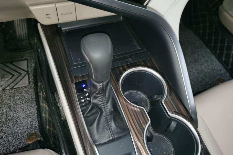 Used Toyota Camry 2019 Revised Version 2.0G Luxury Edition Gear Lever