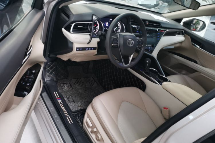Used Toyota Camry 2019 Revised Version 2.0G Luxury Edition Interior 3