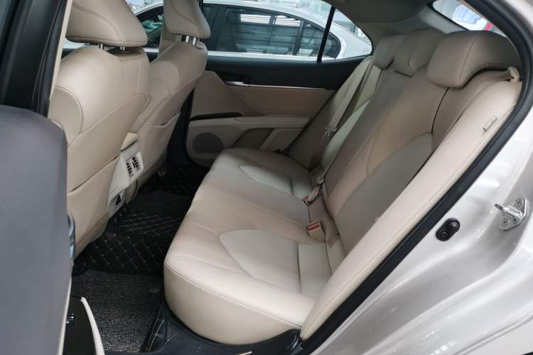 Used Toyota Camry 2019 Revised Version 2.0G Luxury Edition Interior 4