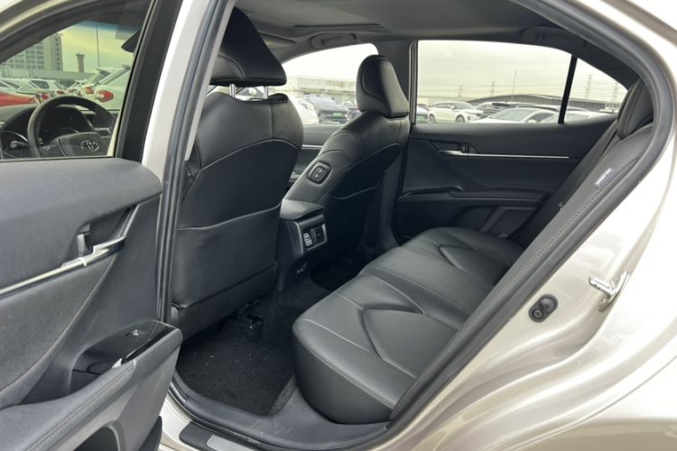 Used Toyota Camry 2019 Revised Version 2.0G Luxury Edition Interior 5