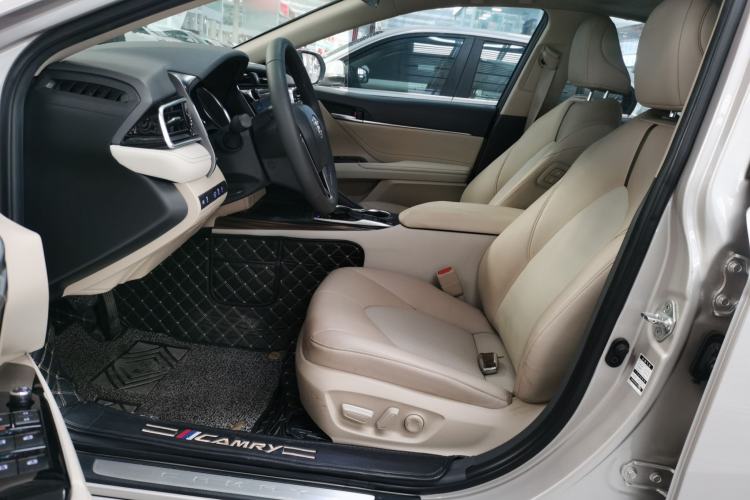 Used Toyota Camry 2019 Revised Version 2.0G Luxury Edition Left Front Seat