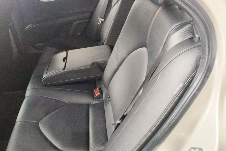 Used Toyota Camry 2019 Revised Version 2.0G Luxury Edition Left Rear Seat