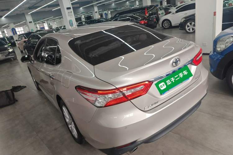 Used Toyota Camry 2019 Revised Version 2.0G Luxury Edition Rear Left 45 Deg