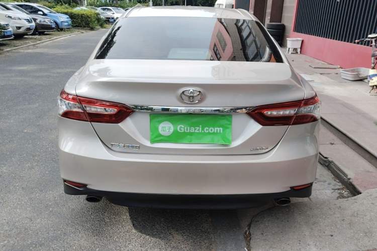Used Toyota Camry 2019 2.0G Luxury Edition China VI Standard Rear