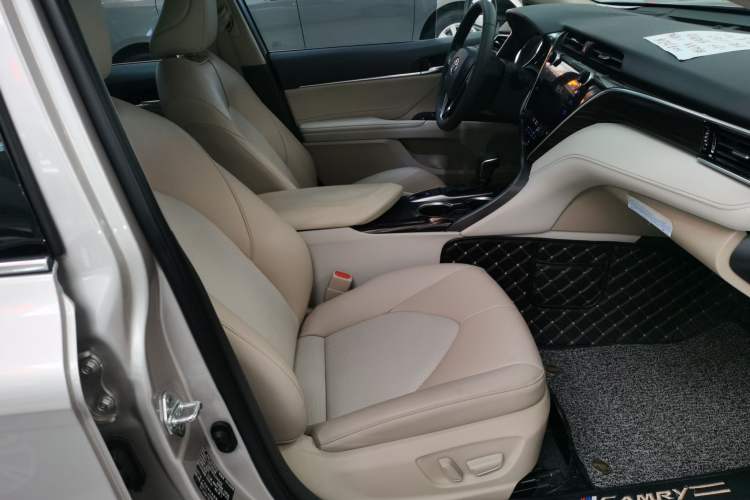 Used Toyota Camry 2019 Revised Version 2.0G Luxury Edition Right Front Seat