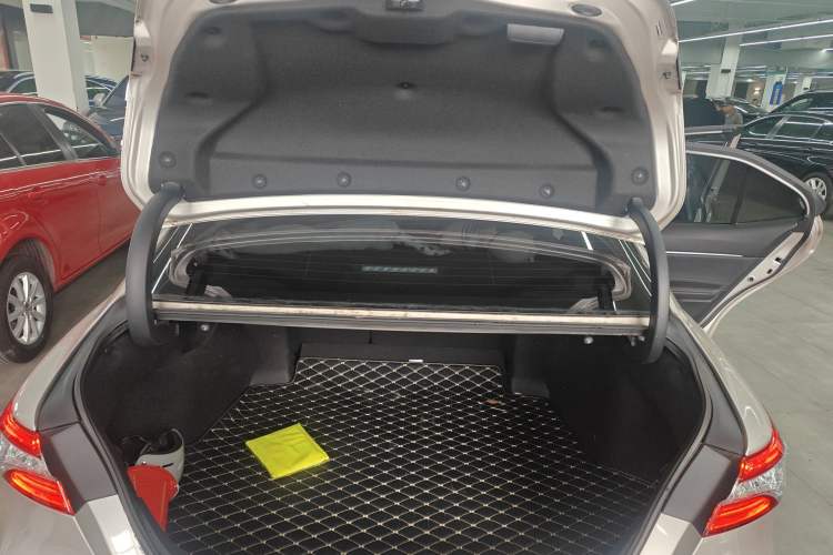 Used Toyota Camry 2019 Revised Version 2.0G Luxury Edition Trunk