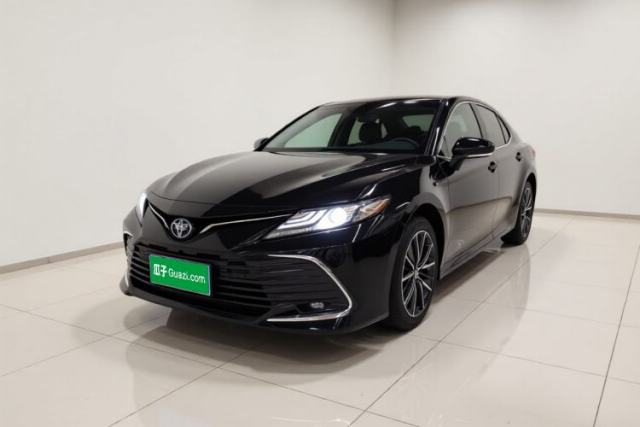 Ojetý Toyota Camry 2021 Dual-Motor 2.5HG Luxury Edition