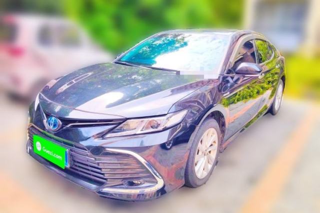Ojetý Toyota Camry 2021 Dual-Motor 2.5 HGVP Leading Edition