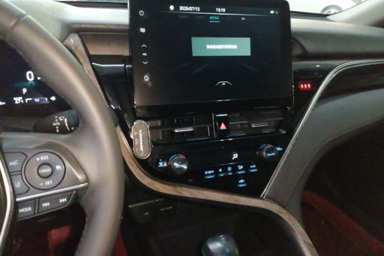 Used Toyota Camry 2021 Dual-Motor 2.5HG Luxury Edition Audio And AC Panel