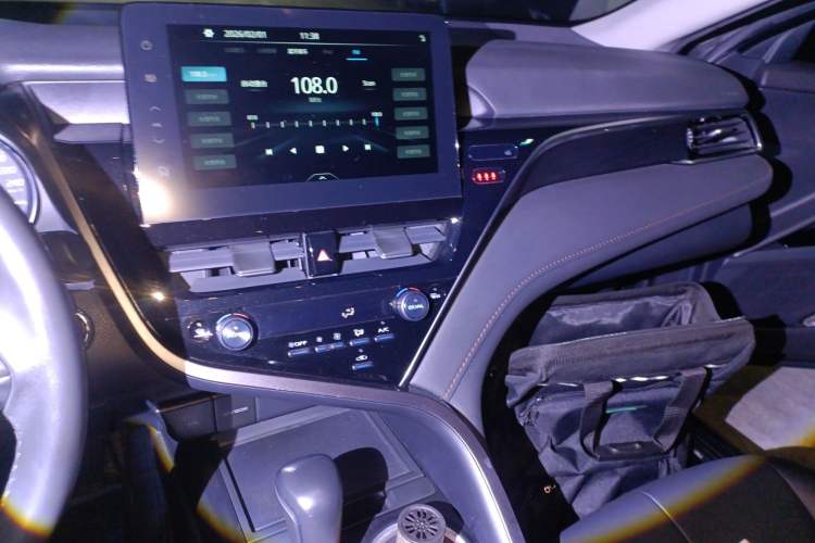 Used Toyota Camry 2021 2.0G Luxury Edition Audio And AC Panel