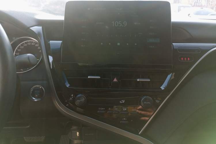 Used Toyota Camry 2021 2.0G Luxury Edition Audio And AC Panel