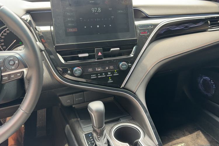 Used Toyota Camry 2021 2.0G Luxury Edition Audio And AC Panel