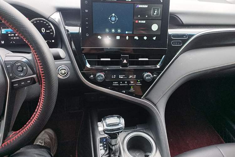 Used Toyota Camry 2021 Dual-Motor 2.5HG Luxury Edition Audio And AC Panel