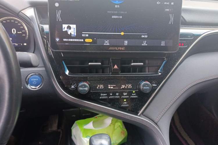Used Toyota Camry 2021 Dual-Motor 2.5HG Luxury Edition Audio And AC Panel
