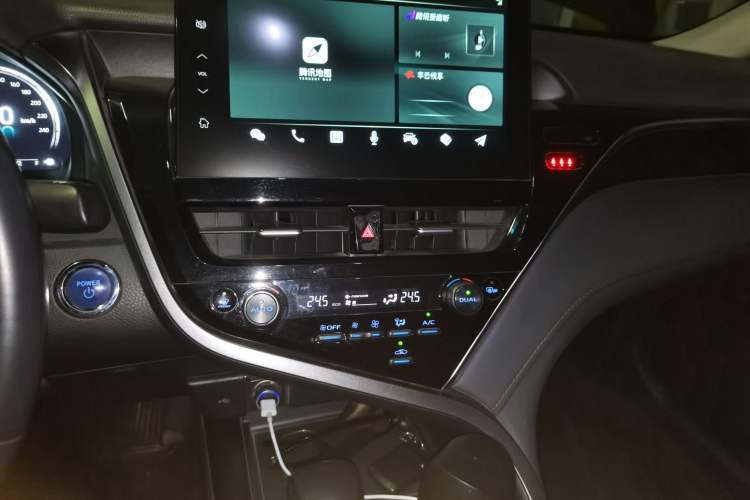 Used Toyota Camry 2021 Dual-Motor 2.5HG Luxury Edition Audio And AC Panel