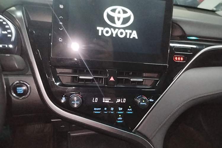 Used Toyota Camry 2021 2.5G Luxury Edition Audio And AC Panel
