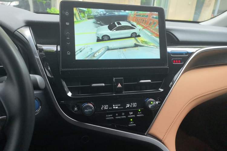 Used Toyota Camry 2021 Dual-Motor 2.5HG Luxury Edition Audio And AC Panel