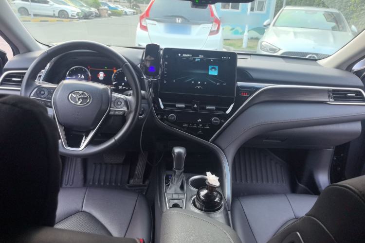 Used Toyota Camry 2021 2.5G Luxury Edition Center Console