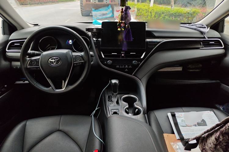 Used Toyota Camry 2021 2.0G Luxury Edition Center Console