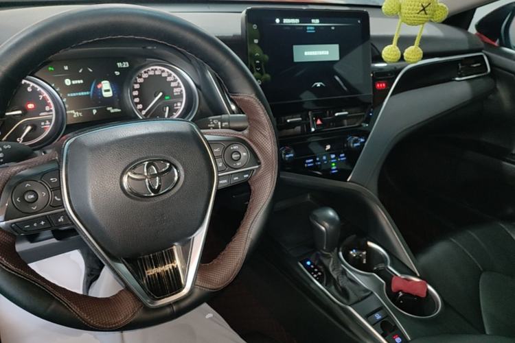 Used Toyota Camry 2021 2.0G Luxury Edition Center Console