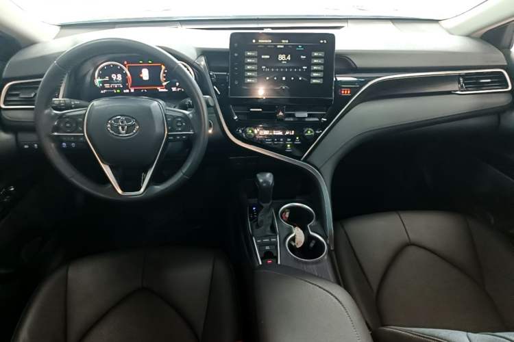Used Toyota Camry 2021 2.5G Luxury Edition Center Console