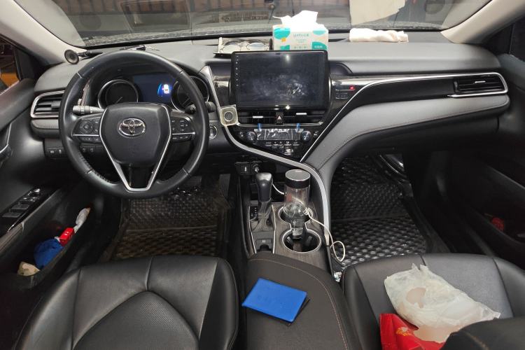 Used Toyota Camry 2021 2.0G Luxury Edition Center Console