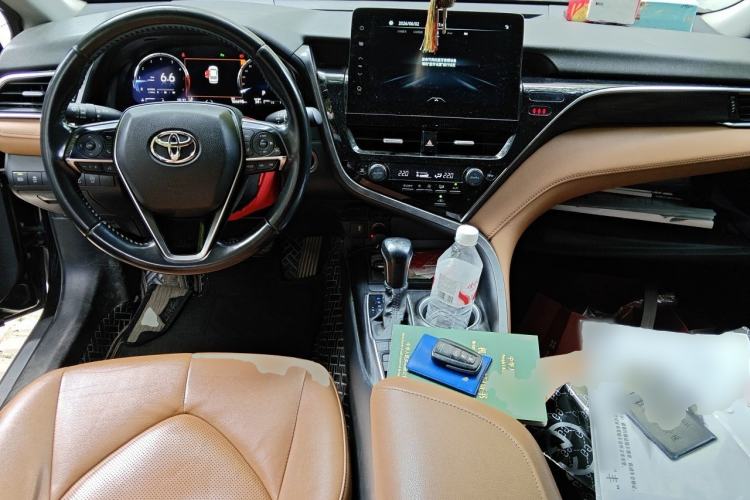Used Toyota Camry 2021 2.5G Luxury Edition Center Console