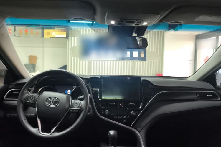 Used Toyota Camry 2021 2.0G Luxury Edition Center Console