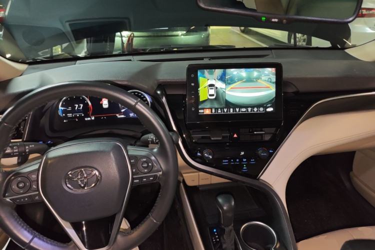 Used Toyota Camry 2021 2.5G Luxury Edition Center Console