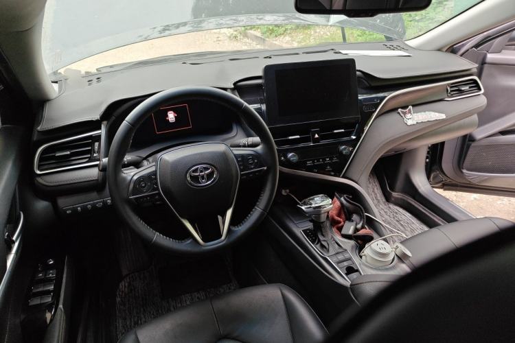 Used Toyota Camry 2021 2.5G Luxury Edition Center Console
