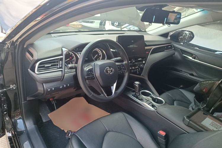 Used Toyota Camry 2021 2.0G Luxury Edition Center Console