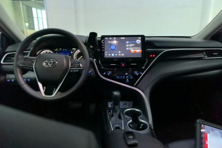 Used Toyota Camry 2021 2.0G Luxury Edition Center Console