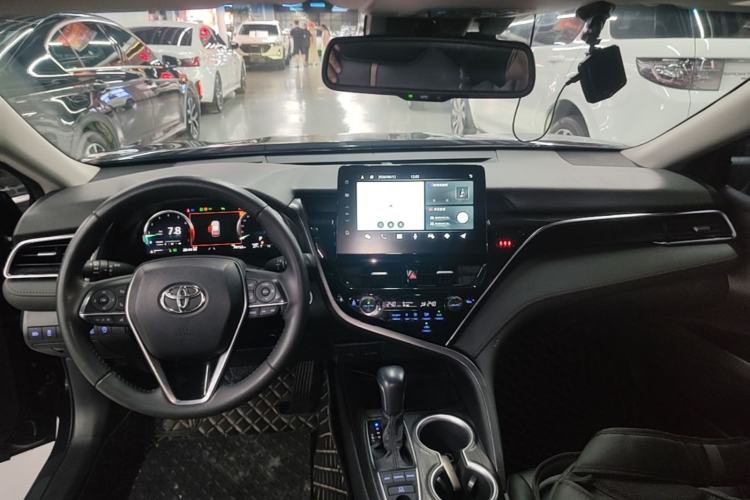 Used Toyota Camry 2021 2.5G Luxury Edition Center Console