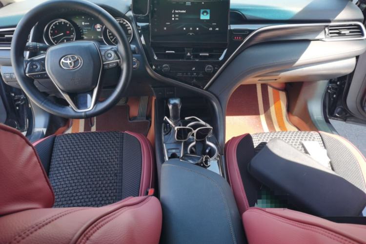 Used Toyota Camry 2021 2.0G Luxury Edition Center Console