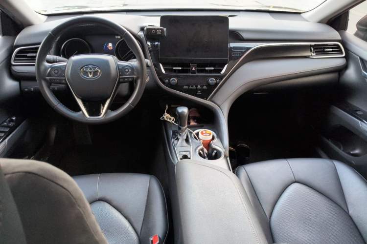 Used Toyota Camry 2021 2.0G Luxury Edition Center Console
