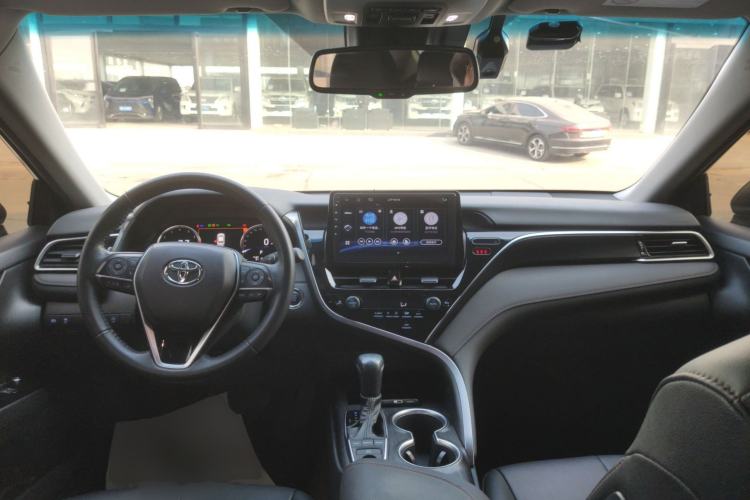Used Toyota Camry 2021 2.5G Luxury Edition Center Console