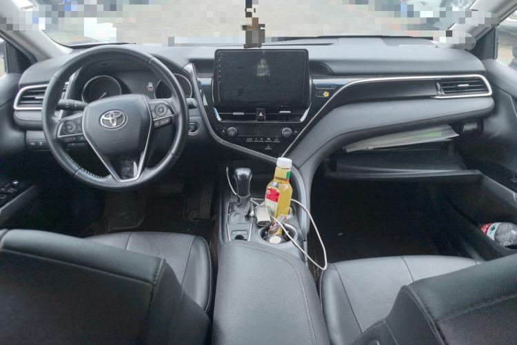 Used Toyota Camry 2021 2.0G Luxury Edition Center Console