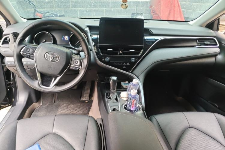 Used Toyota Camry 2021 2.0G Luxury Edition Center Console