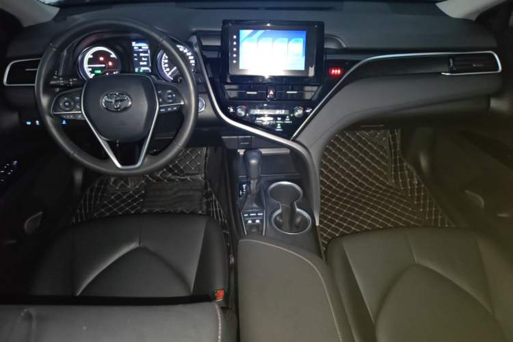 Used Toyota Camry 2021 Dual-Motor 2.5 HGVP Leading Edition Center Console