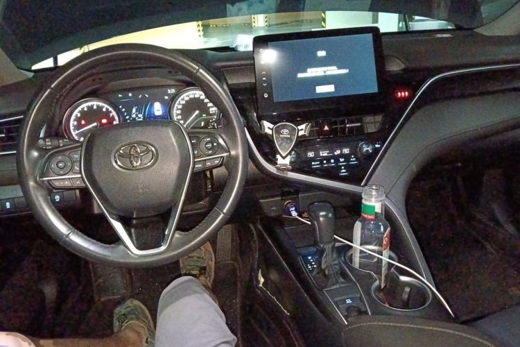 Used Toyota Camry 2021 2.0G Luxury Edition Center Console