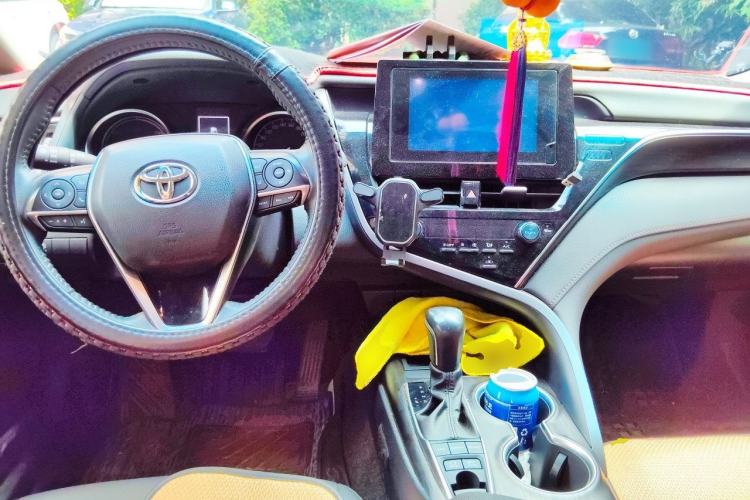 Used Toyota Camry 2021 Dual-Motor 2.5 HGVP Leading Edition Center Console