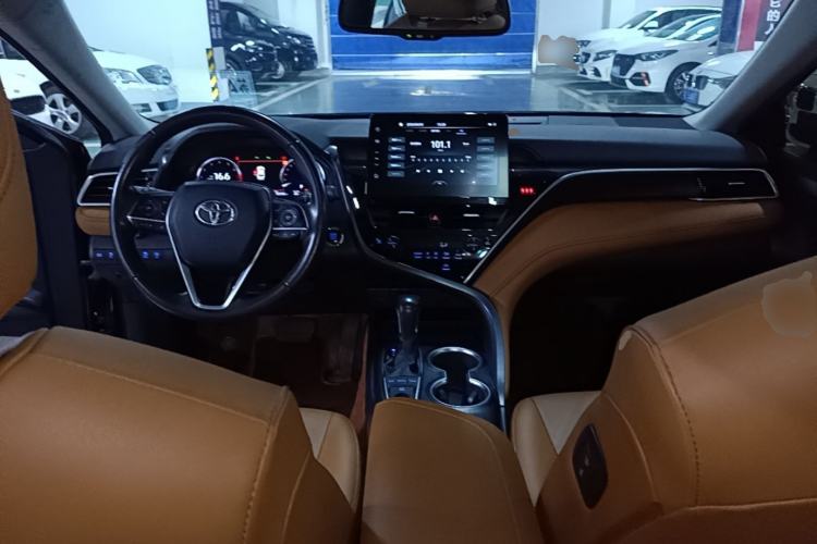 Used Toyota Camry 2021 2.5G Luxury Edition Center Console
